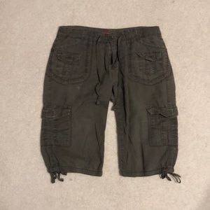 Unionbay cargo shorts.